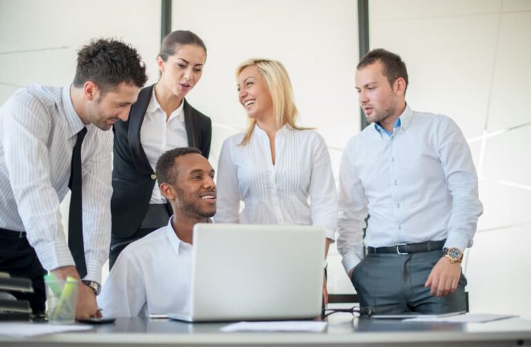 Jeune equipe commerciale